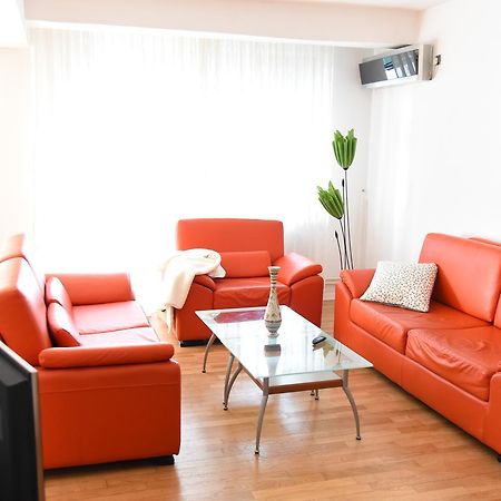 3 Bedroom Home With Parking Garage In The Heart Of Skopje Exterior foto