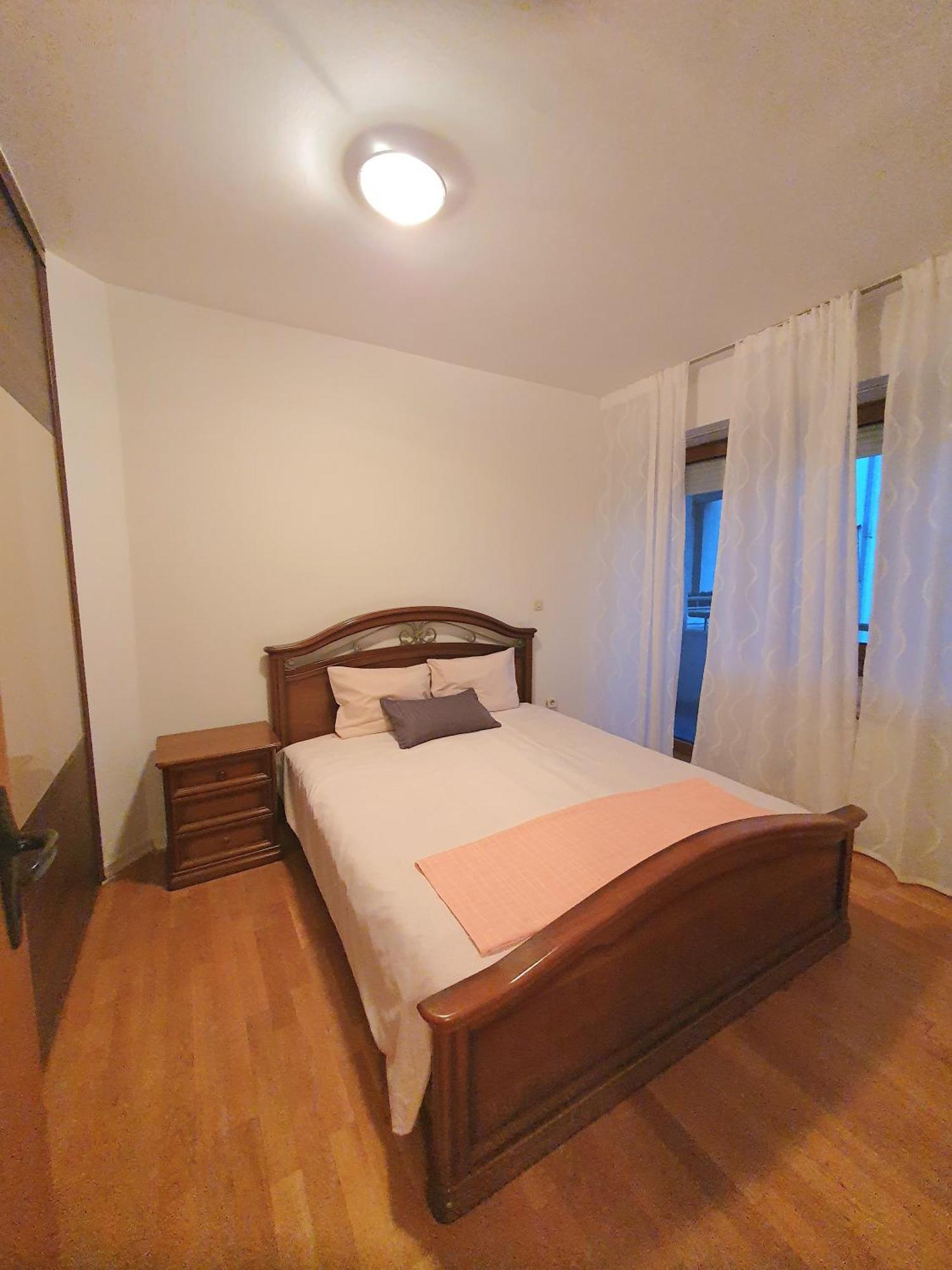 3 Bedroom Home With Parking Garage In The Heart Of Skopje Exterior foto