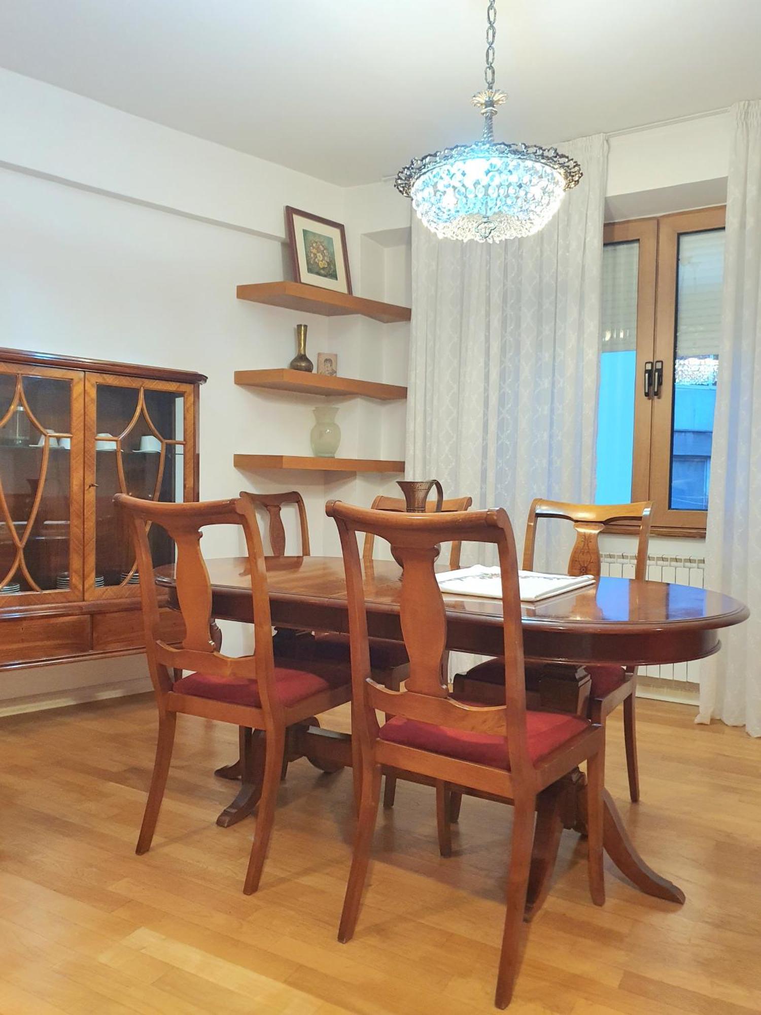 3 Bedroom Home With Parking Garage In The Heart Of Skopje Exterior foto