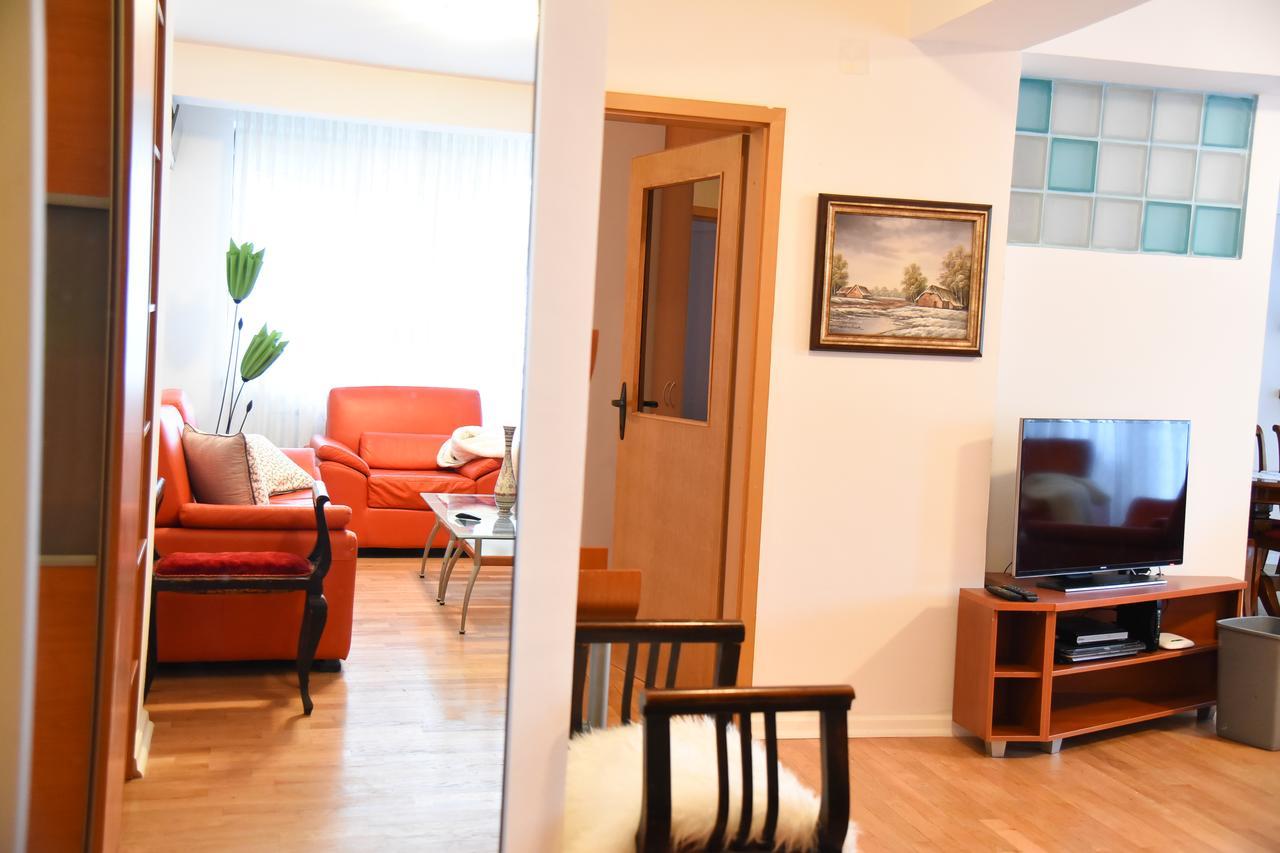 3 Bedroom Home With Parking Garage In The Heart Of Skopje Exterior foto