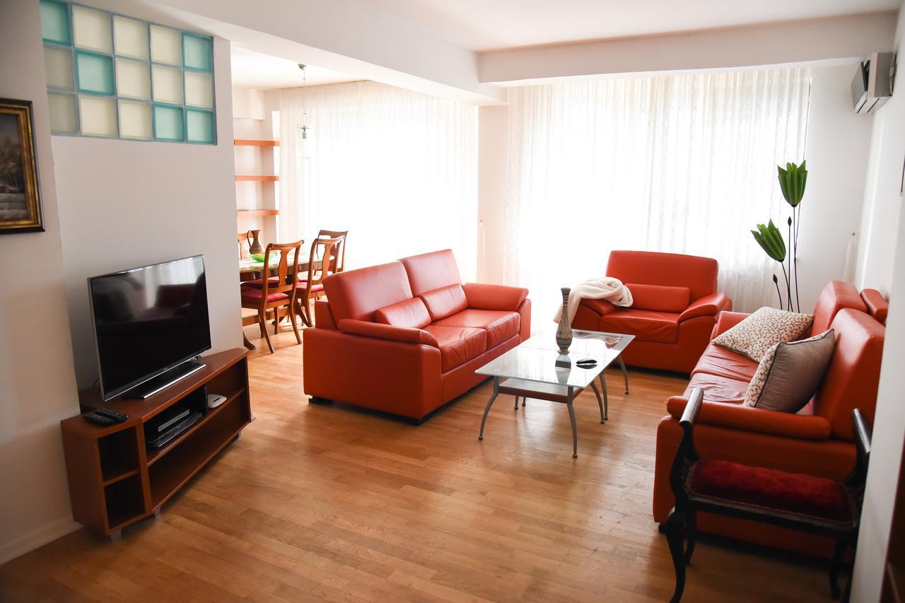 3 Bedroom Home With Parking Garage In The Heart Of Skopje Exterior foto