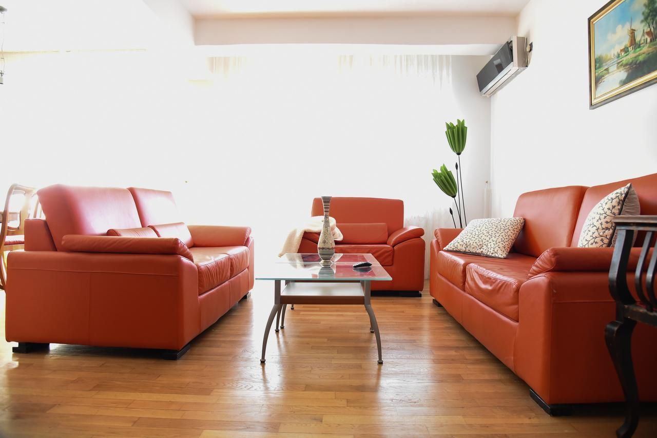3 Bedroom Home With Parking Garage In The Heart Of Skopje Exterior foto