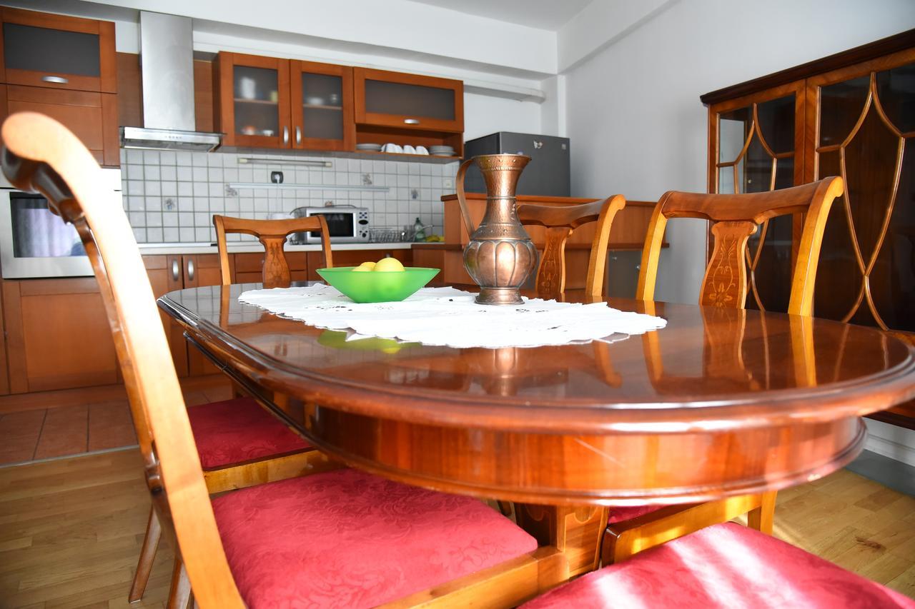 3 Bedroom Home With Parking Garage In The Heart Of Skopje Exterior foto